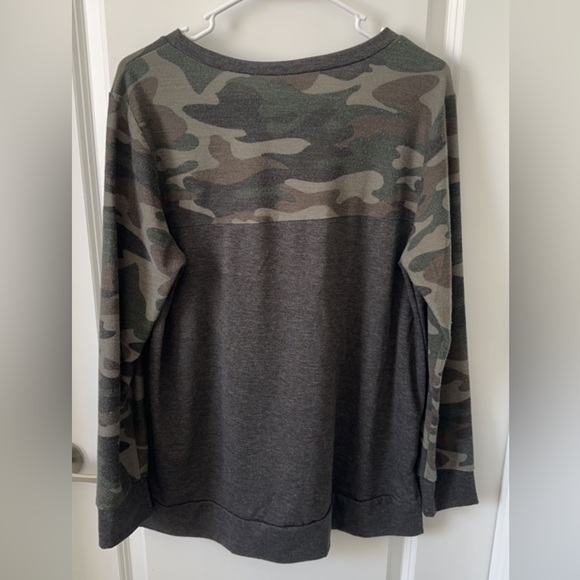DD Designs medium camo long sleeve - Picture 4 of 4